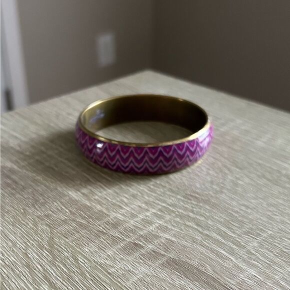 PREOWNED … Chevron Bangle Bracelet - Picture 1 of 3